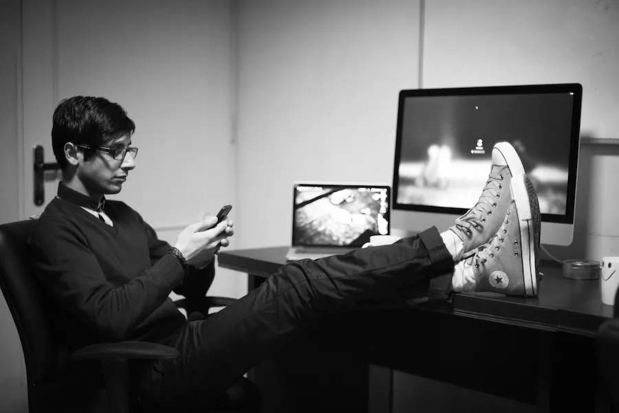 How Choosing a Standing Desk Can Help You Be Healthier and More Productive